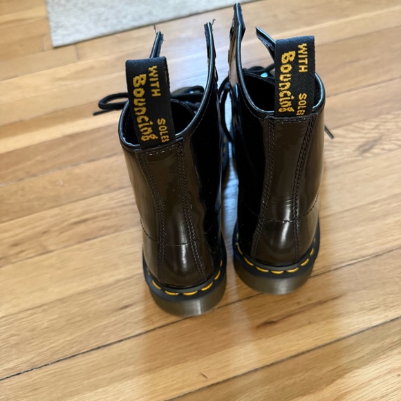 Doc Marten 1460 WOMEN'S PATENT LEATHER LACE UP BOOTS - Picture 4 of 8